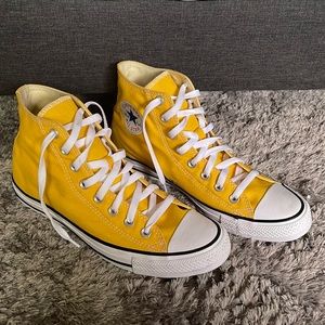 Yellow Converse (High Top) Men 8.5 ⭐️